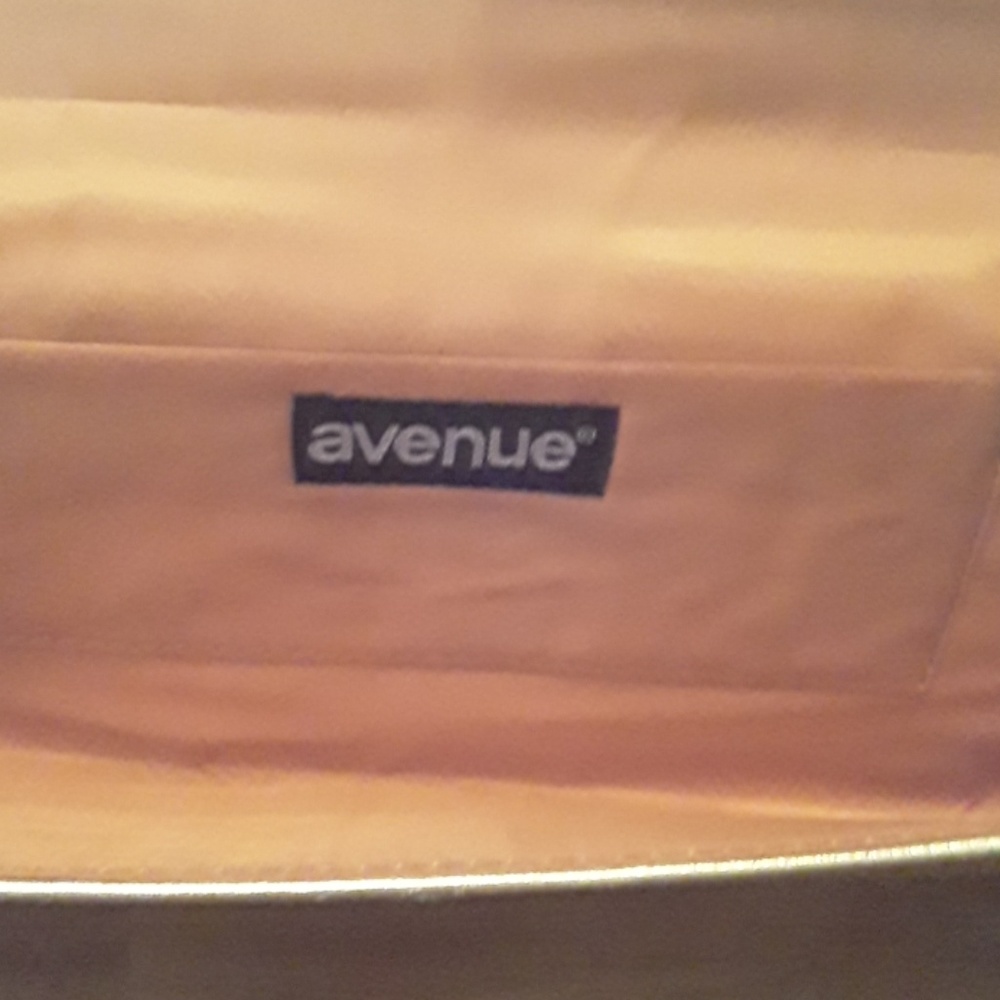 Purse - Picture 3 of 3